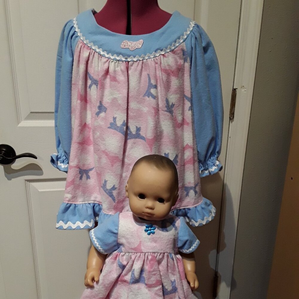 Little Girls Size 3T Nightgown with matching doll gown